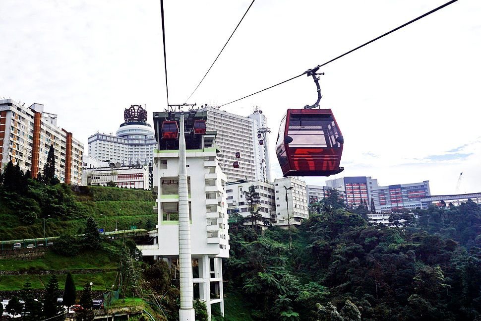 Awana Skyway - a comfortable ride with spectacular view