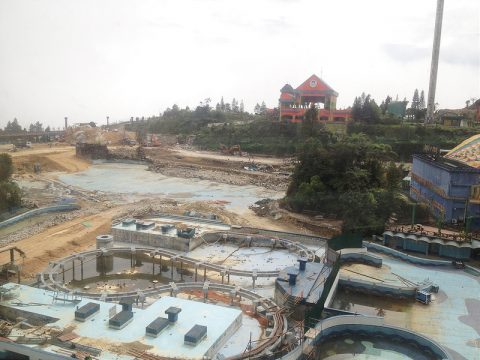 Demolition of old theme park, Dec 2013