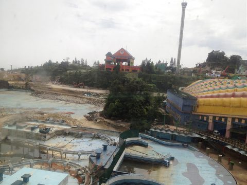 Demolition of old theme park, Dec 2013