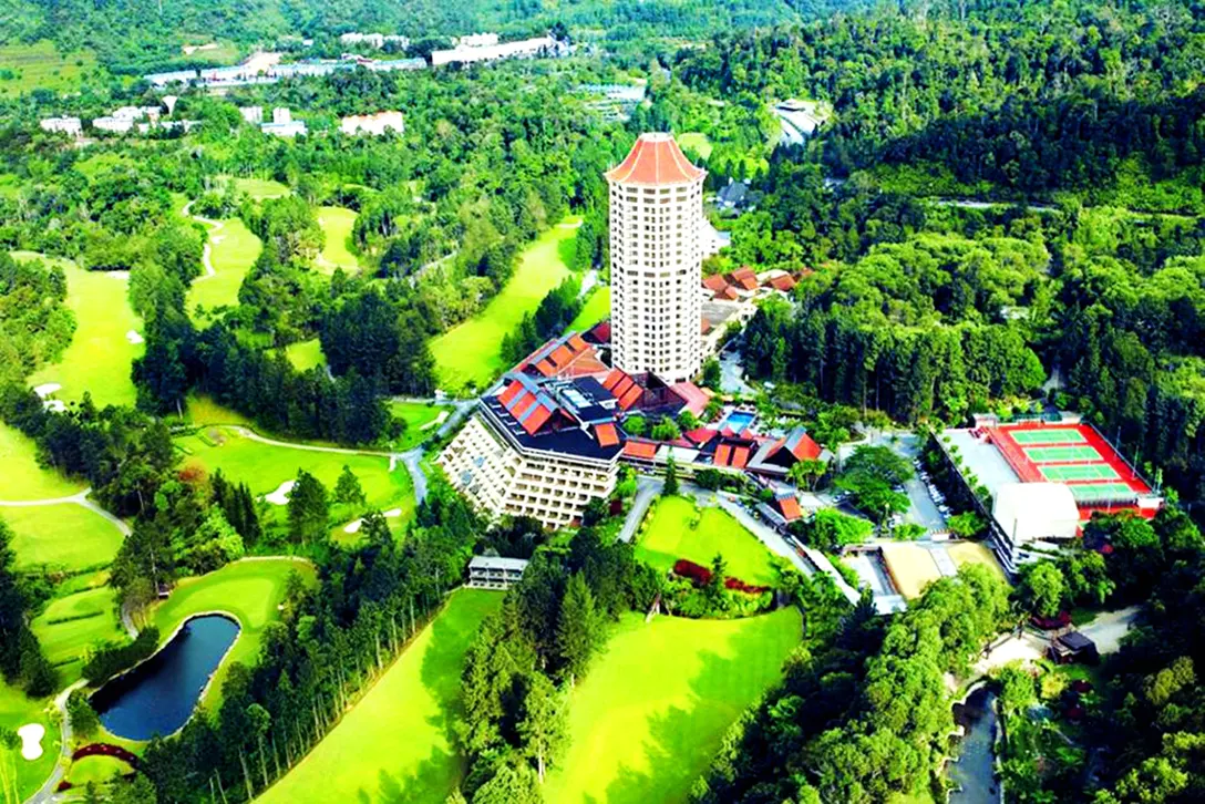 Awana Golf and Country Resort surrounded by lushy green