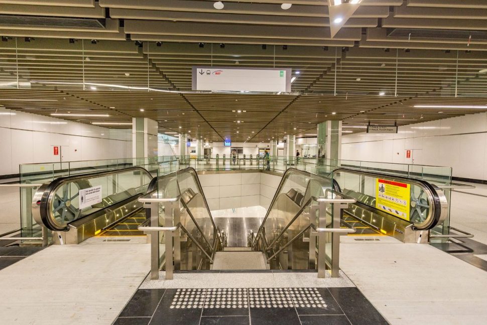 Escalator access to the train boarding platforms