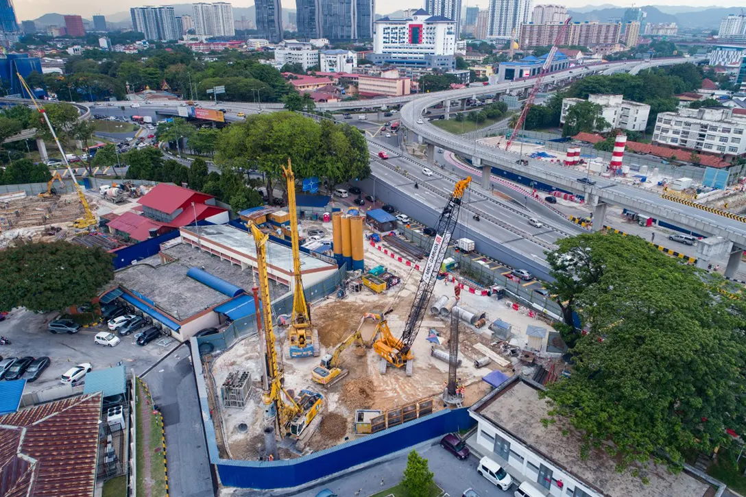 Overhead view of the Hospital Kuala Lumpur MRT Station site showing progress of Secant Bore Pile installation works at Adit A.