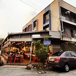 Kuan Yew Coffee Shop at Taman Universiti in Petaling Jaya
