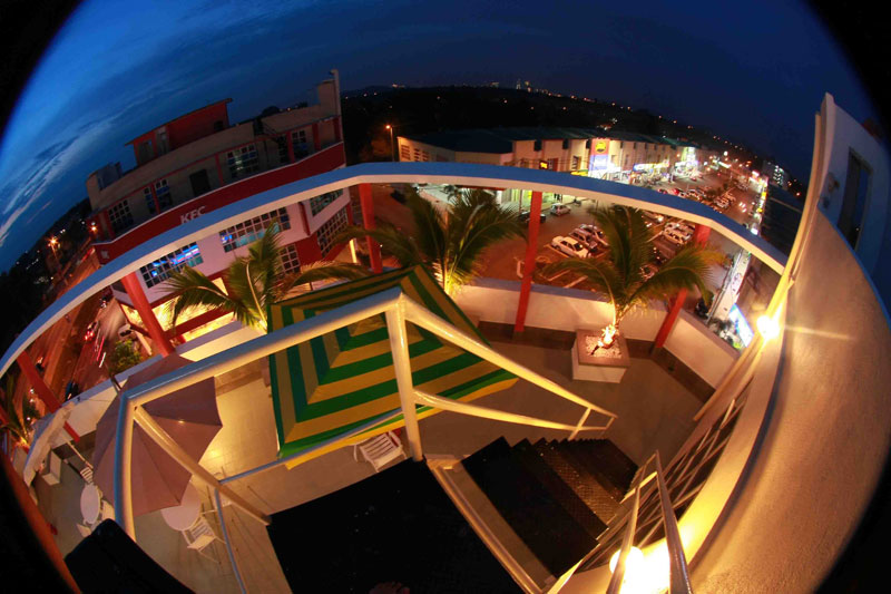 Balcony, Langit-Langi Hotel