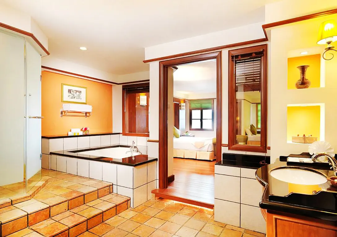 Clean and spacious bathroom