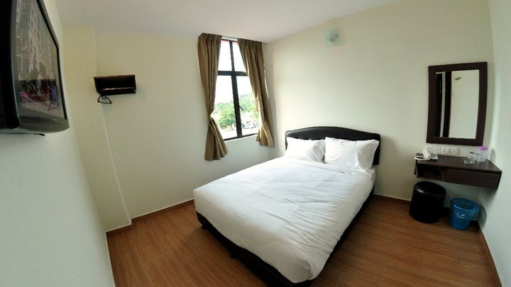 Queen Deluxe, Sepang Budget Hotel