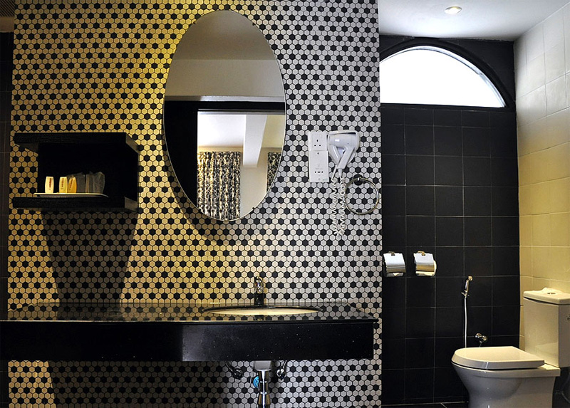 Studio suite bathroom, Strawberry Park Resort