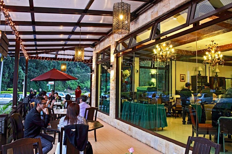 Fine dining at Hotel De’ La Ferns