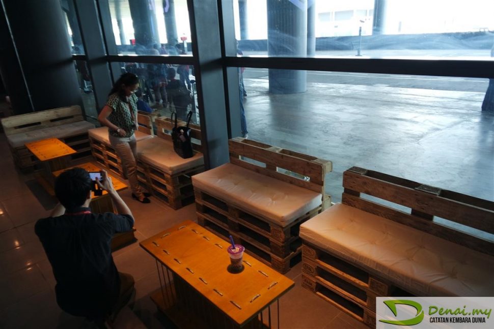 Waiting area, Capsule by Container Hotel