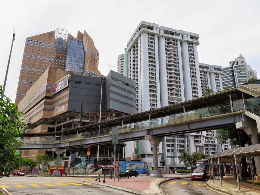 Sunway Putra Place, Pedestrian bridge , Condominium near Putra Bus Terminal