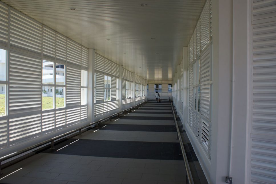 Covered walkway between Tune Hotel and klia2