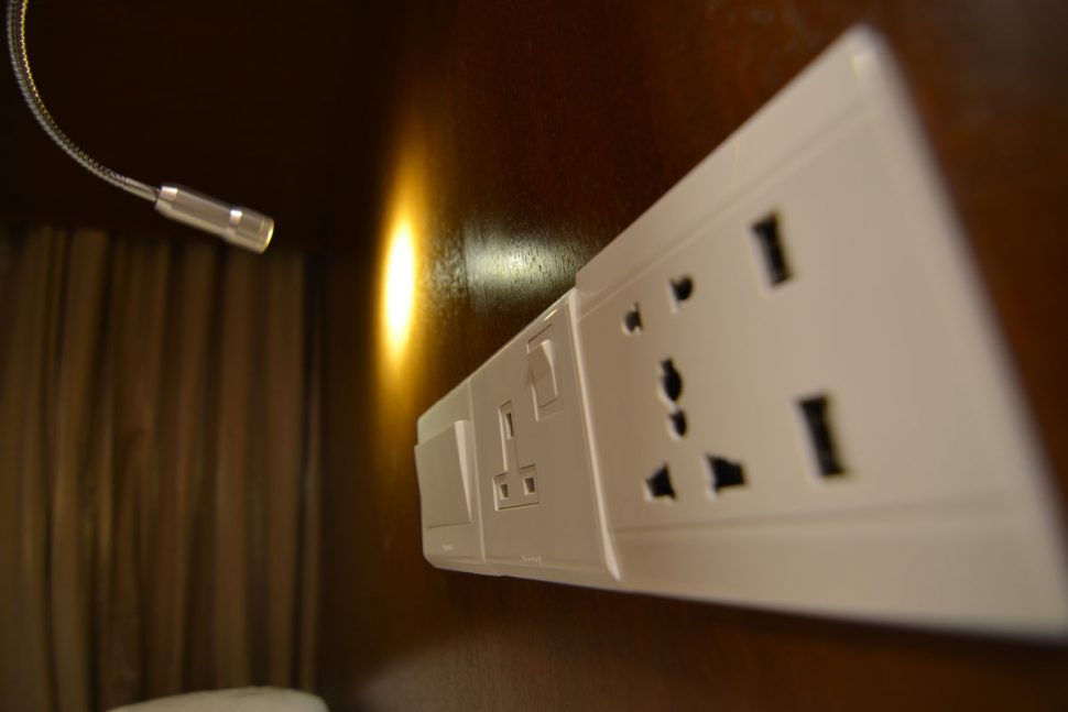 Wall power plug