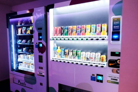 Snacks vending machine