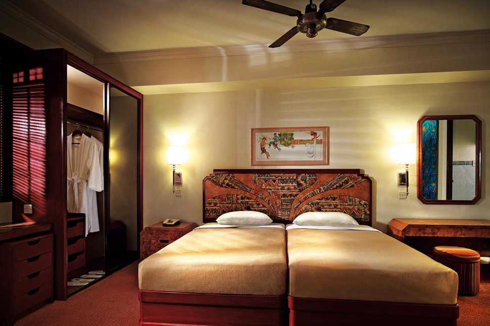 Club suite, bedroom