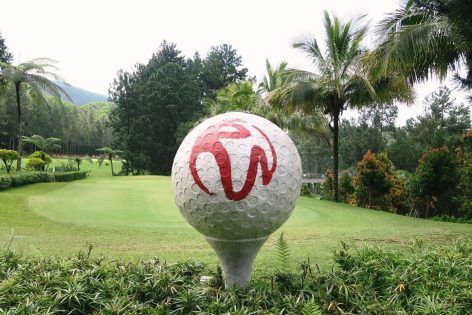 Golf course nearby