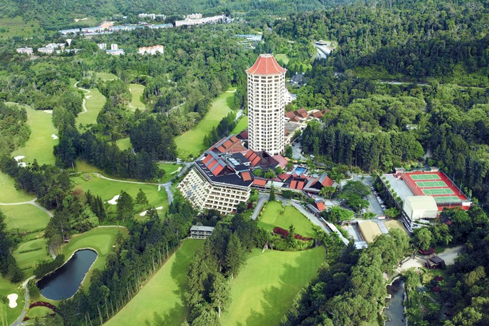 Awana Golf and Country Resort surrounded by lushy green