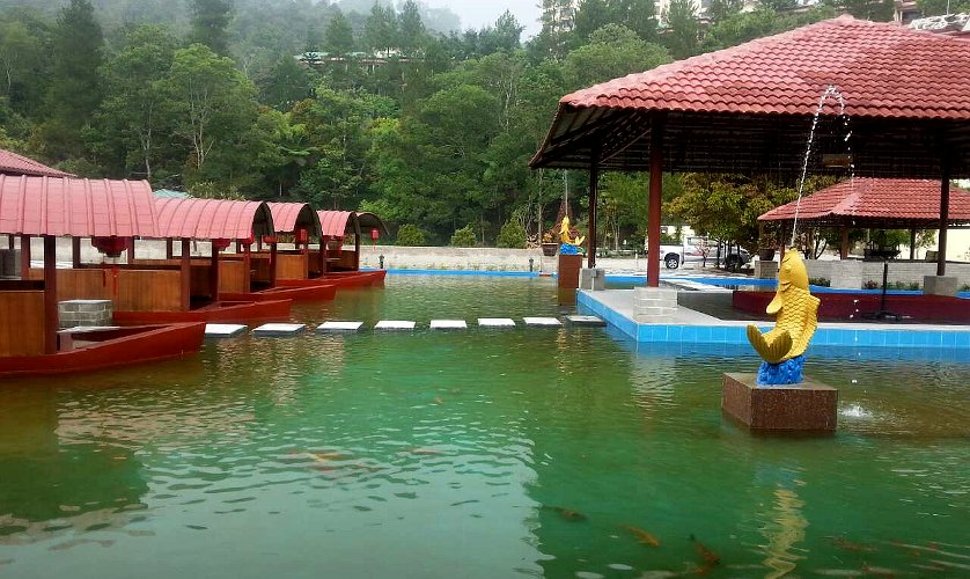 View of the spring water pool