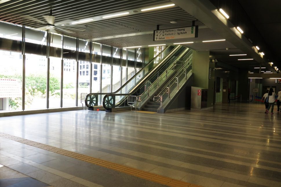 Concourse level at Semantan station