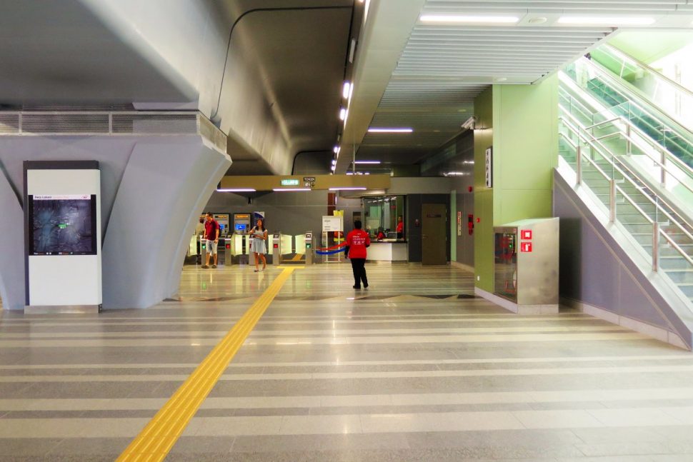 Concourse level at Semantan station