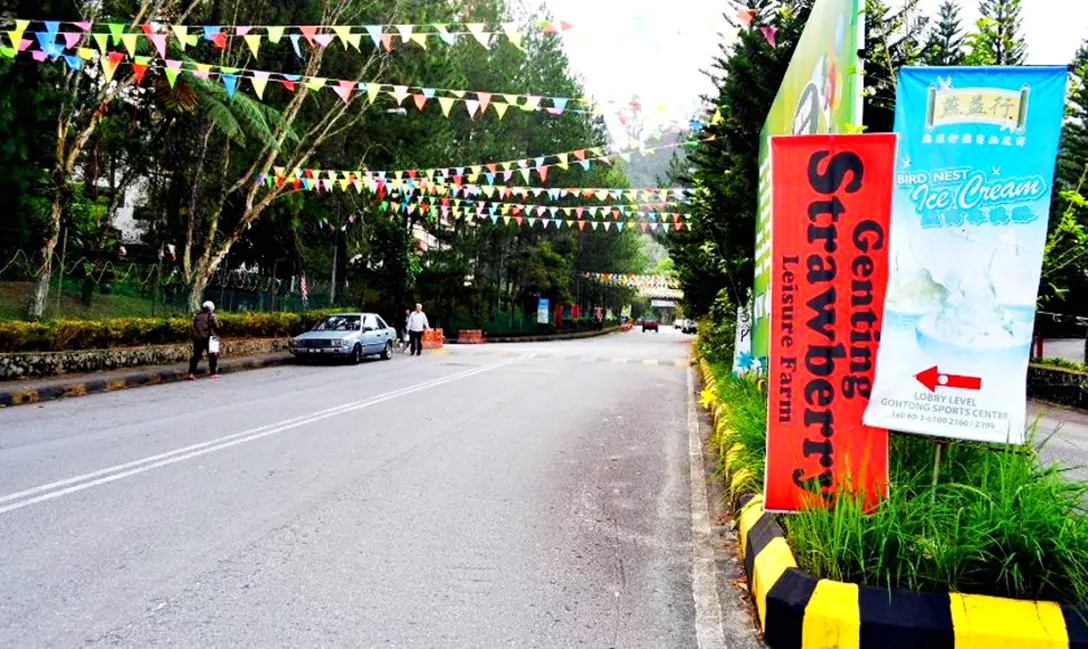 Road side banner leading you to the farm