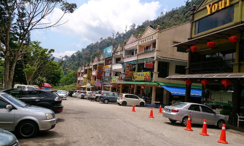 Rows of shops at Gohtong Jaya town