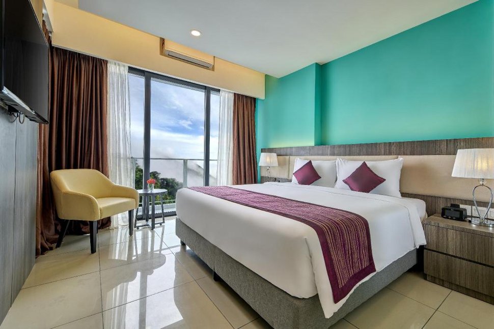 Room features 1 king bed