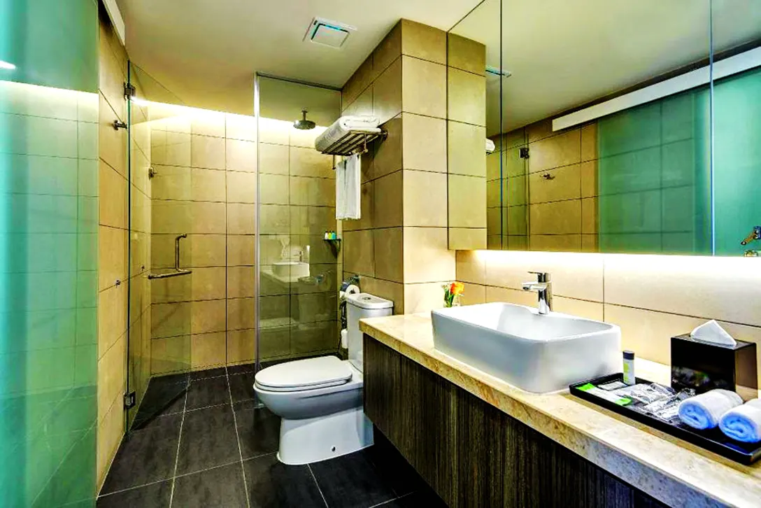 Ensuite bathroom, Grand Ion Delemen Hotel