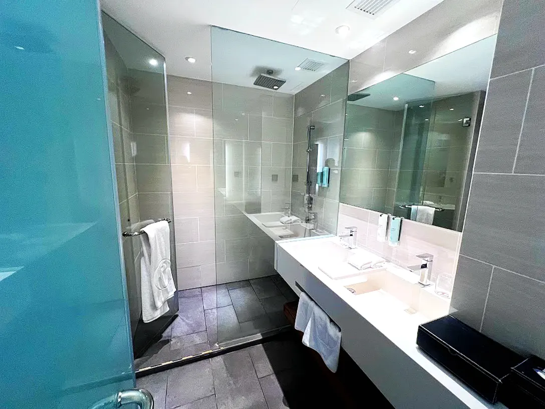 Clean and spacious bathroom