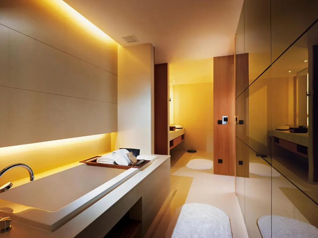 Clean and spacious bathroom