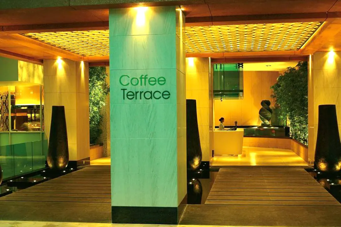 Coffee bar / lounge