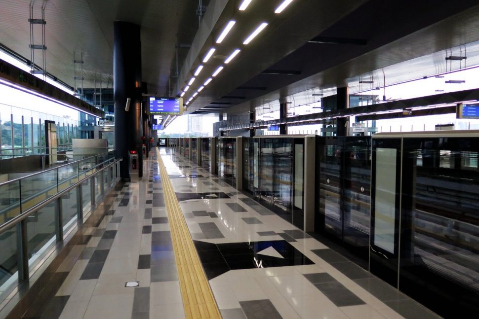 Boarding platform at Bandar Tun Hussein Onn station