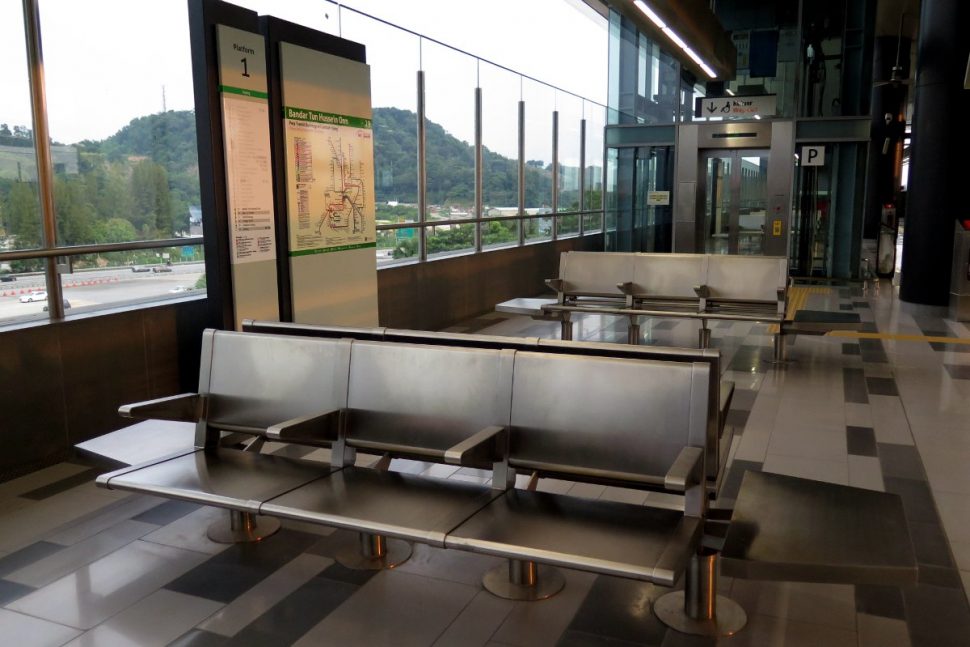 Boarding platform at Bandar Tun Hussein Onn station