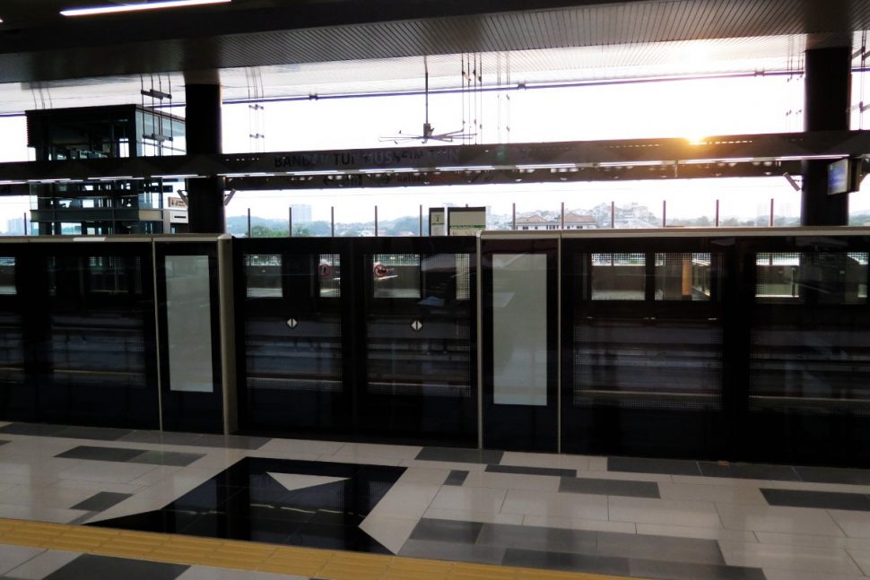 Boarding platform at Bandar Tun Hussein Onn station