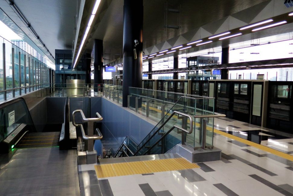 Boarding platform at Batu 11 Cheras station