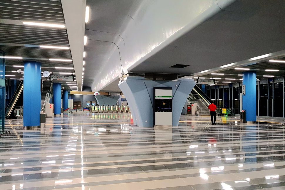 Concourse level of Bukit Dukung station
