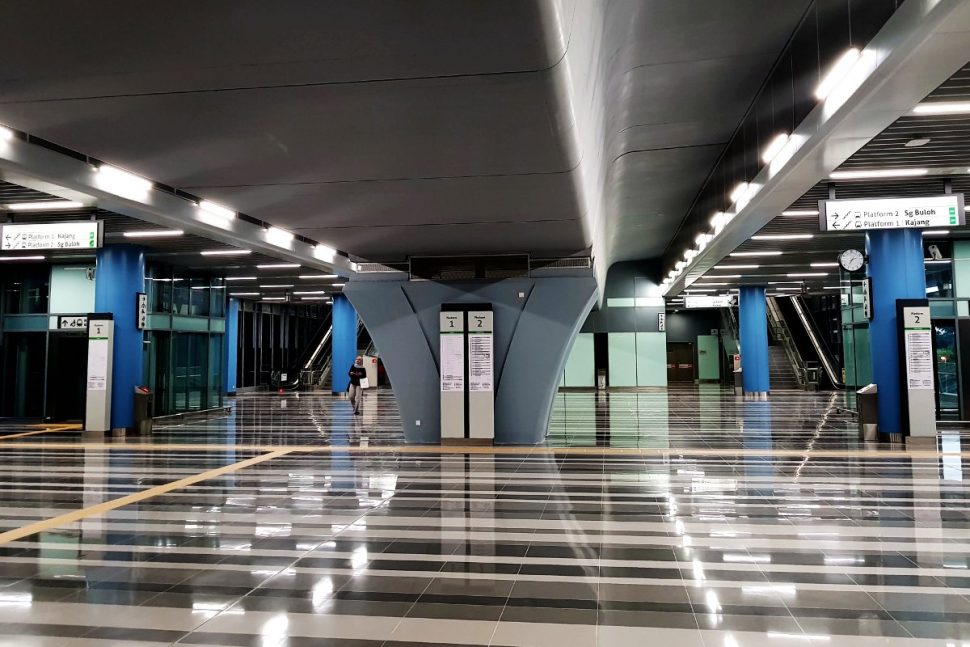 Concourse level of Bukit Dukung station