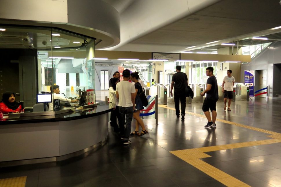 Customer service office at concourse level