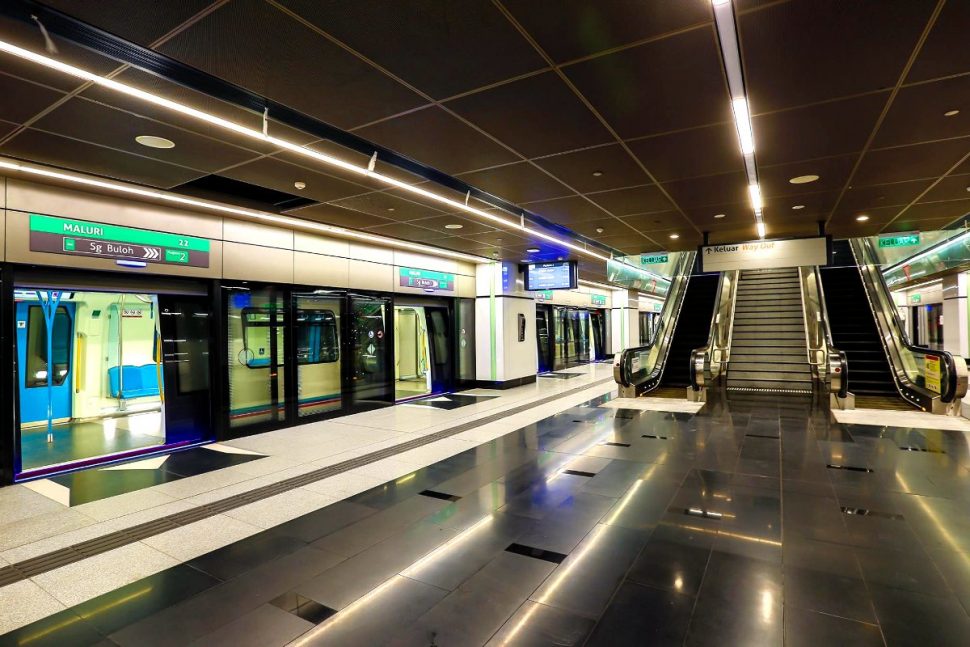 Boarding Platform 2: Sungai Buloh–Kajang Line towards Sungai Buloh