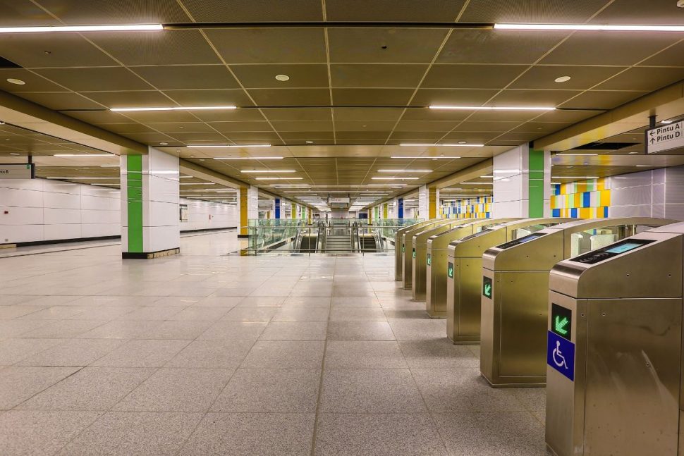Concourse level of Maluri MRT station