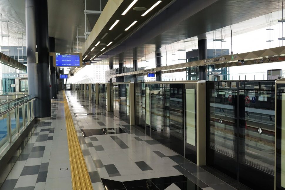 Platform 2: Sungai Buloh–Kajang Line towards Sungai Buloh