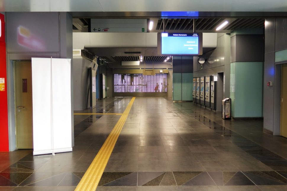 Ticket vending machines at concourse level