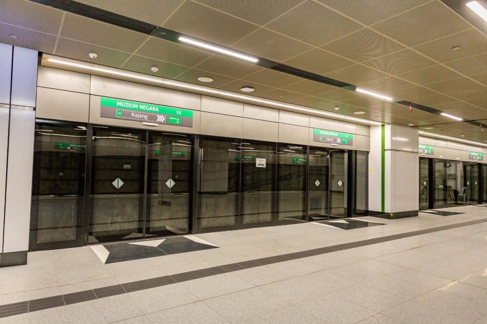 Boarding Platform 1: Sungai Buloh–Kajang Line towards Kajang