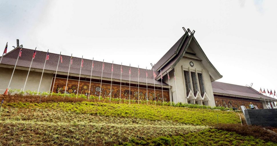 Muzium Negara along Jalan Damansara