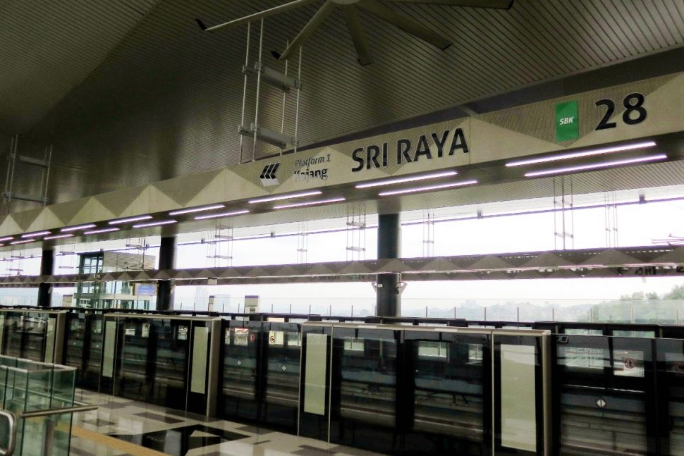 Boarding platform of Sri Raya station