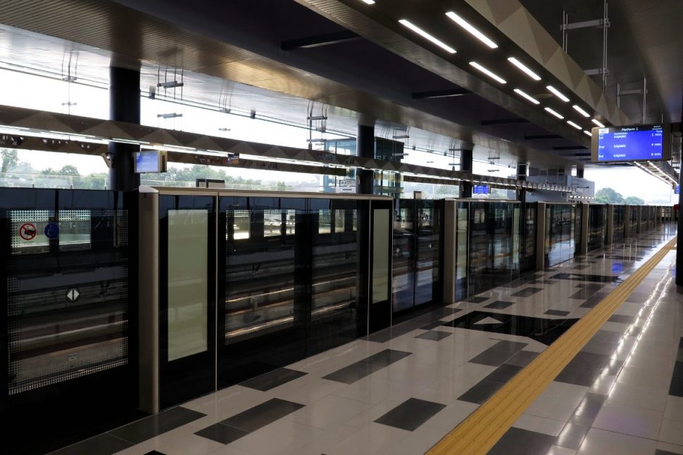 Boarding platform of Sri Raya station