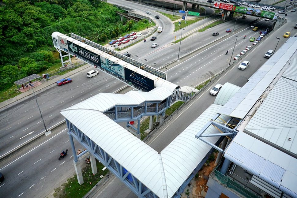 Aerial view of the pedestrian entrance bridge that leads towards the entrance of the Sungai Buloh Station. Jun 2016