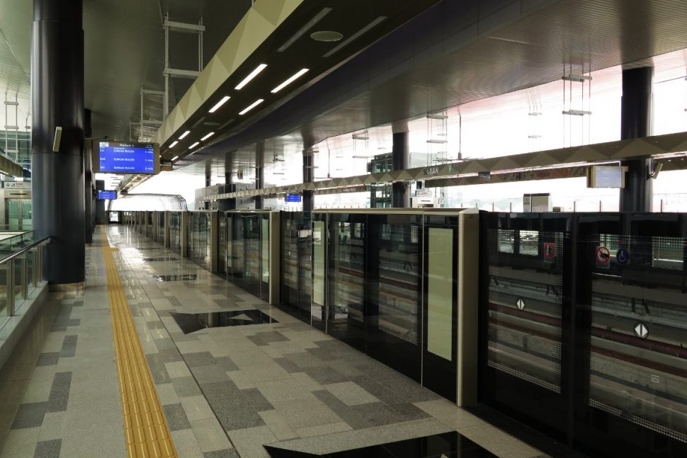 Platform 2: Sungai Buloh–Kajang Line towards Sungai Buloh