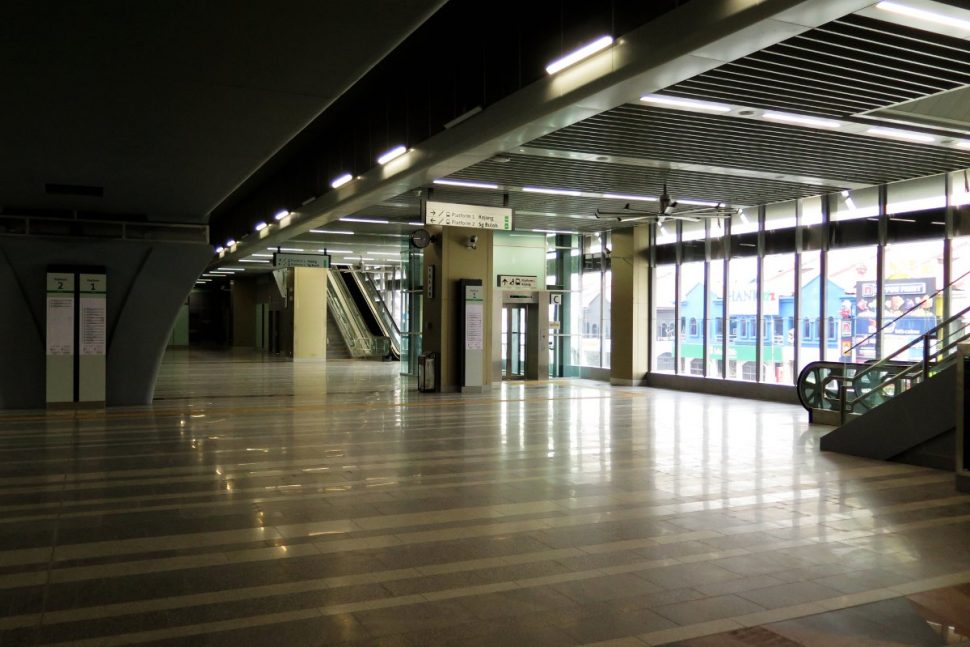 Concourse level of Surian station