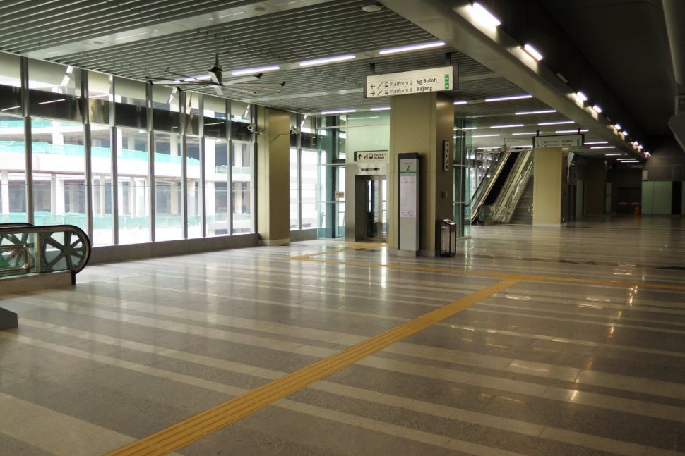 Concourse level of Surian station