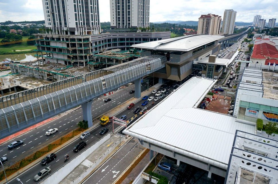 View of the Surian Station with the pedestrian bridge at Sunway Nexis (right) being constructed. Dec 2016